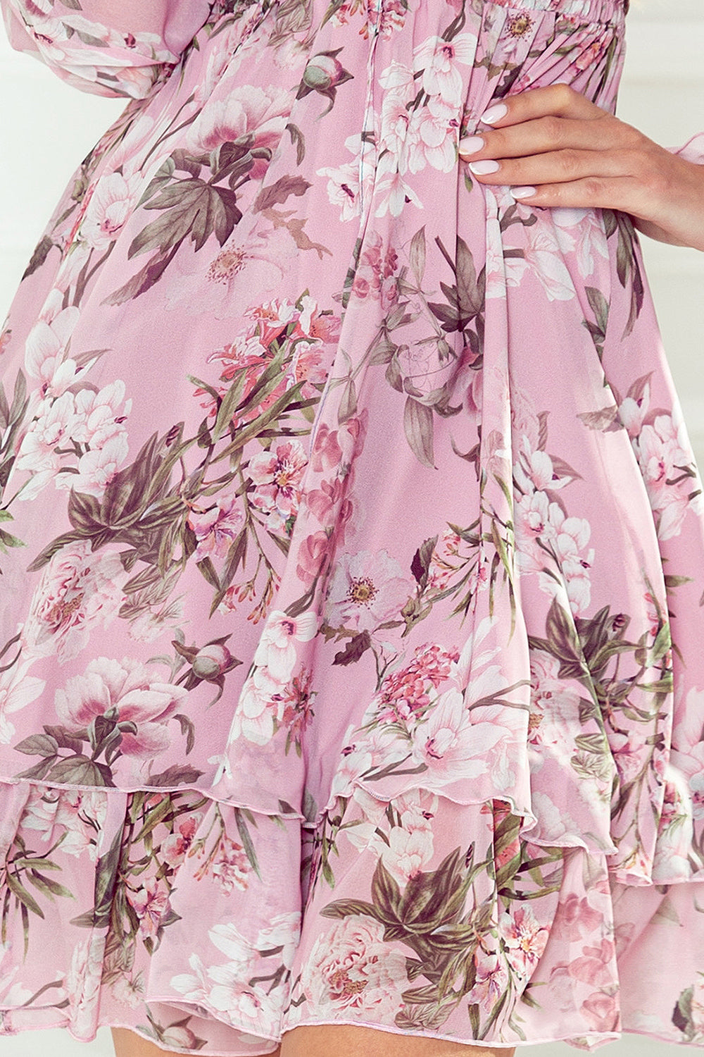 MONICA chiffon kjole med bindehals – Numoco dirty pink blomster