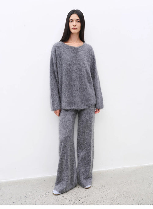 "Half-Ripe Winter" Cashmere Comfortable Loose-Fit Crewneck Sweater and Straight-Leg Knit Pants Set-10