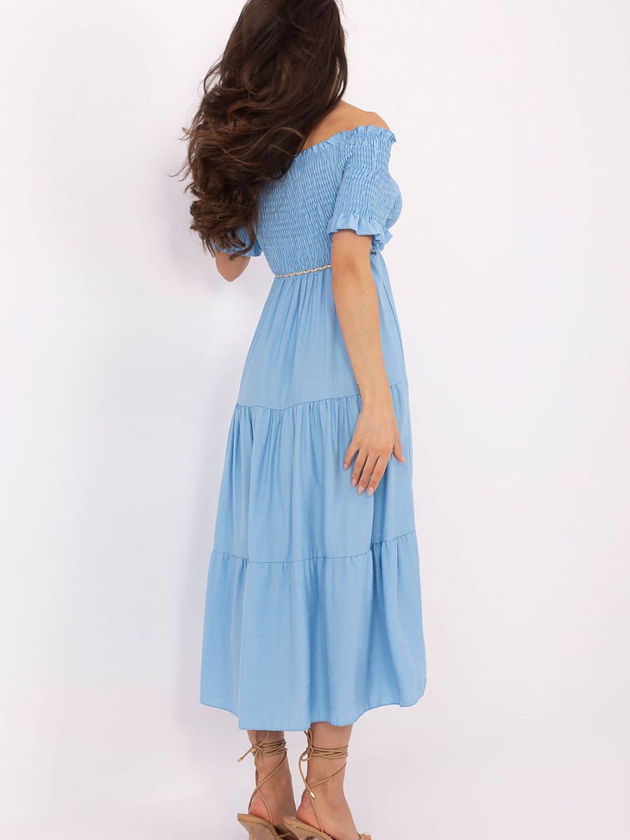 Sommer midi kjole med spansk hals og flæser model 215188 — Italy Moda
