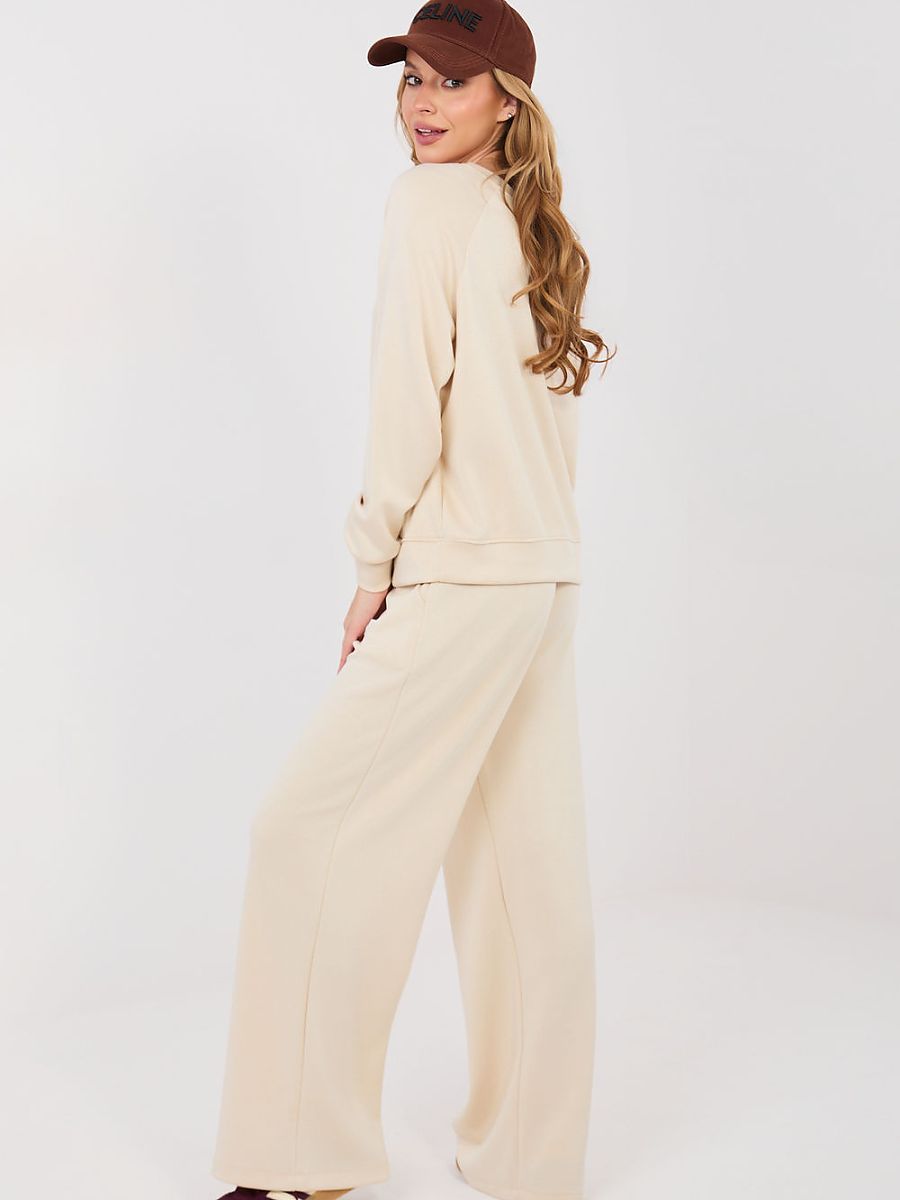 Beige Blødt Træningssæt i Butter-Stof — Factory Price