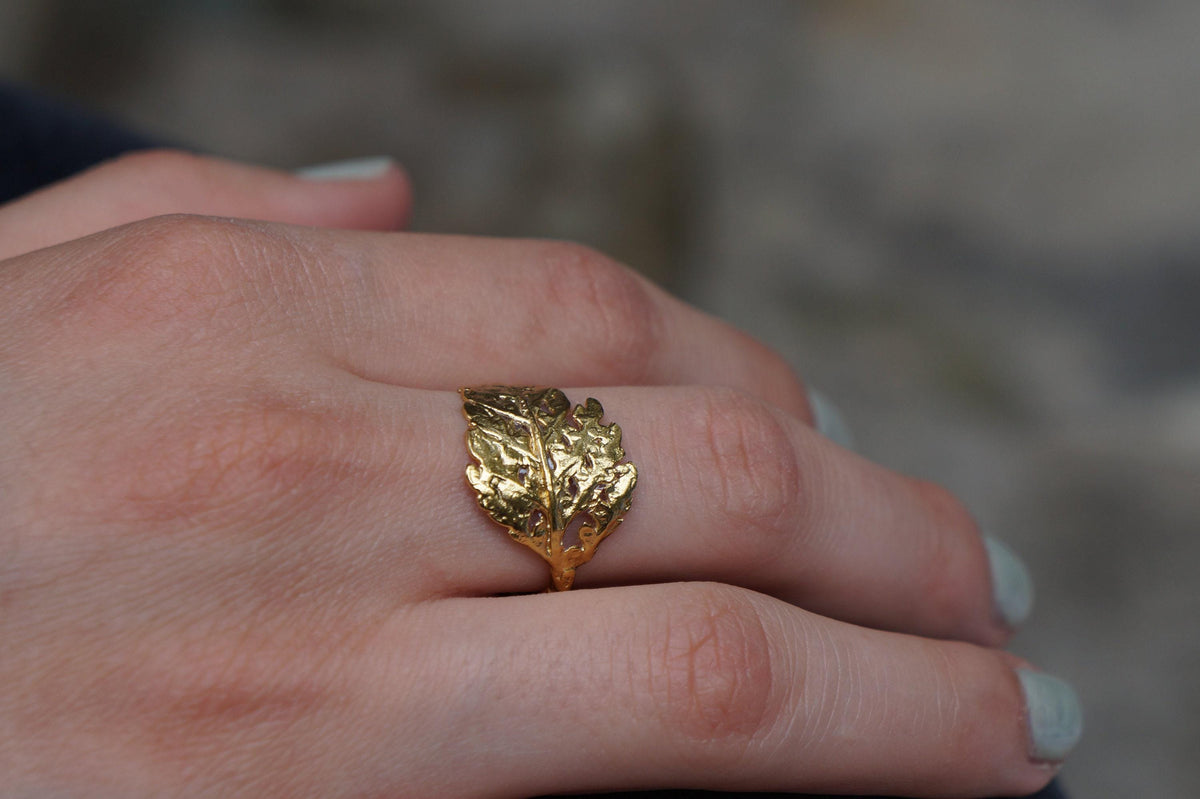 Bregneblad Ring — Forgyldt Messing | Naturinspireret Design